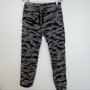 Ecko Unlimited Y2K Camo Joggers Size M